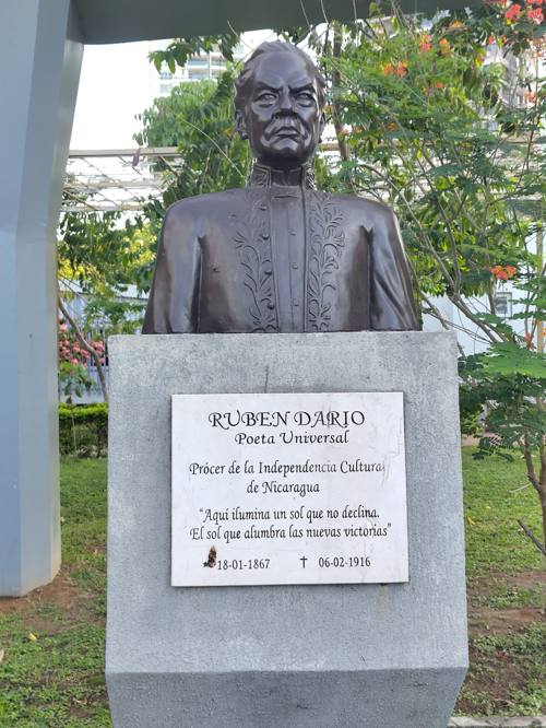 Statue Rubén Darío (Nicaragua)