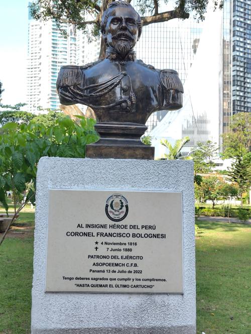 Statue Francisco Bolognesi (Pérou)